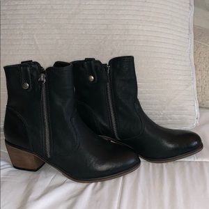 BRAND NEW BOOTS